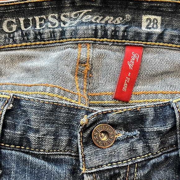 “Foxy-Flare” Guess Jeans - Picture 7 of 11